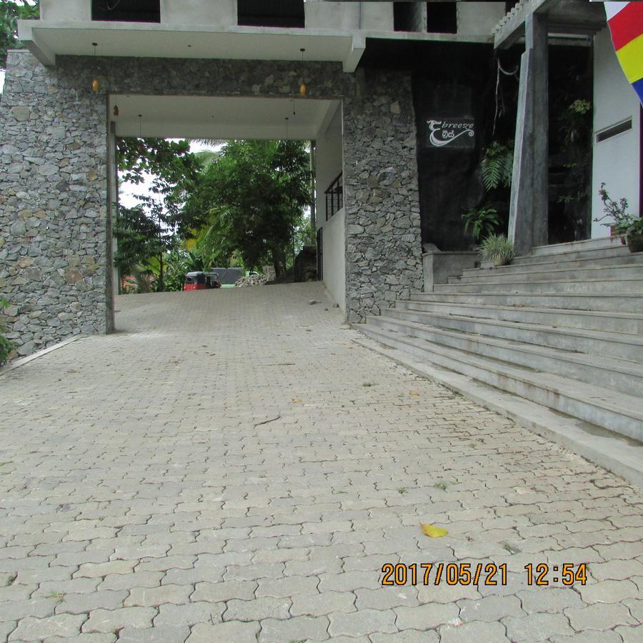 The Breeze Hotel Elpitiya  Exterior photo